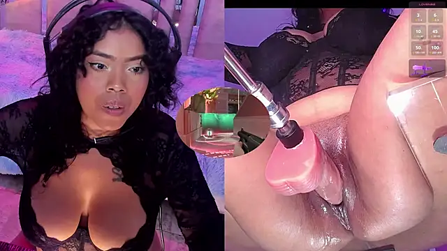 NinaCapelli webcam