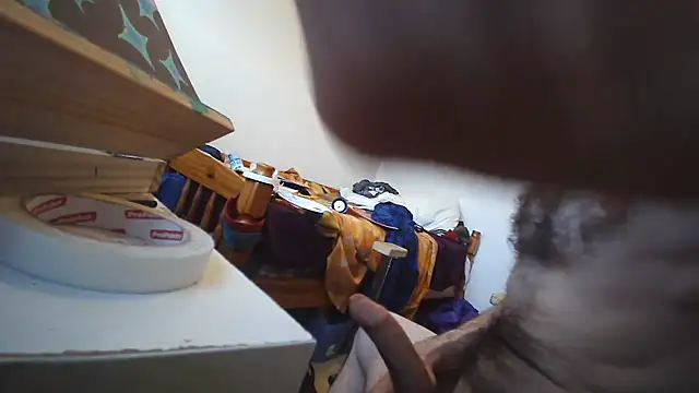 JohnnyMoves webcam