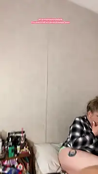 amandatheblondewife webcam