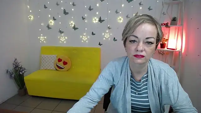 NikaMayu webcam