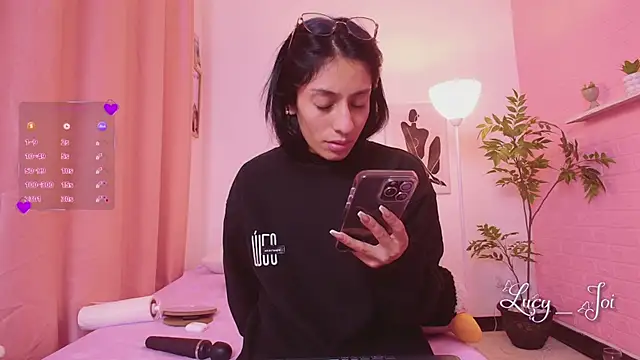 Lucyanajoi webcam