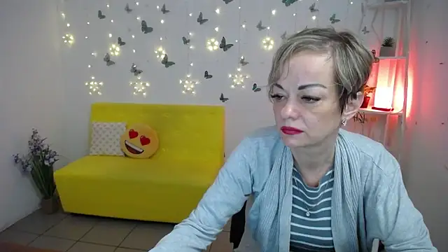 NikaMayu webcam