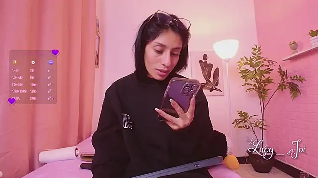Lucyanajoi webcam