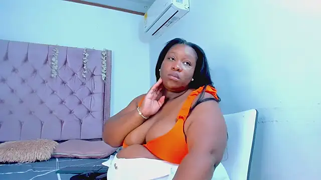 TreisyVixen webcam