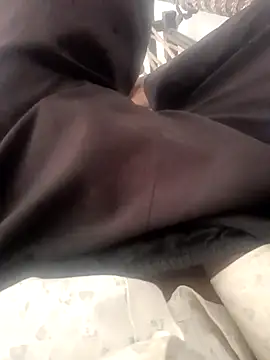pussyin_monstercock143 webcam