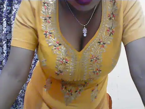 LovingPihu webcam