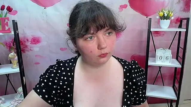 NeonilaLisova webcam