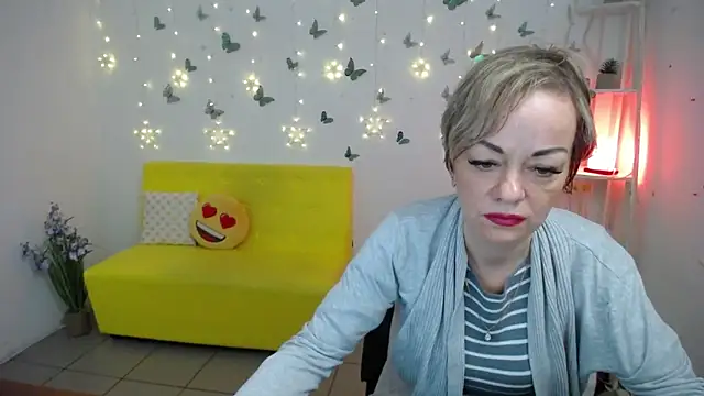NikaMayu webcam