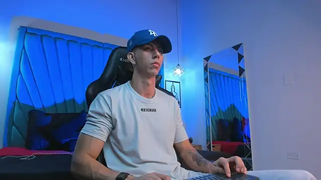 oliverthompsonjs (M twink) - #bisexuals #brunettes #cam2cam #colombian #cumshot #ejaculation #erotic-dance #flexing #foot-fetish #footjob #handjob #hd #kissing #latin #massage #middle-priced-privates #muscular #new #oil-show #orgasm #role-play #rubbing #shower #small-audience #spanish-speaking #spanking #striptease #twinks