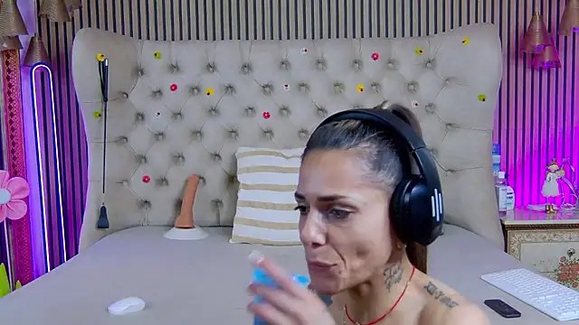 PlayfulShow webcam