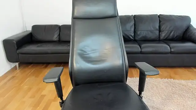 HornyNalia webcam