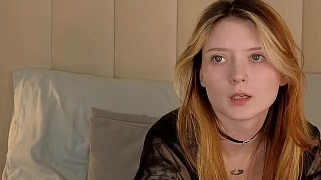 AlyssFrost webcam