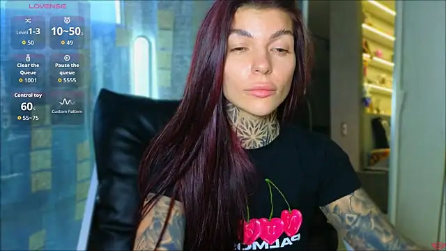 tattooedBabyy webcam