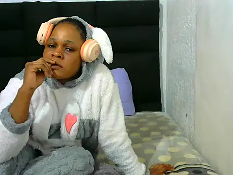 BlondieBitch webcam