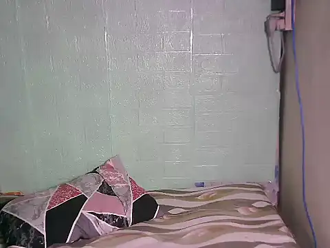 Smilinglovely webcam