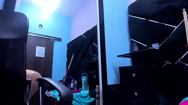 MiaRouss69 webcam