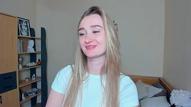 VioletteClaire webcam