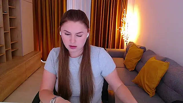 mia_bloomy webcam