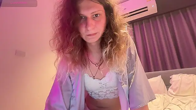 AlicePinkhead webcam