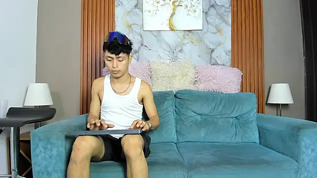 VERY_HOT_GUYS webcam