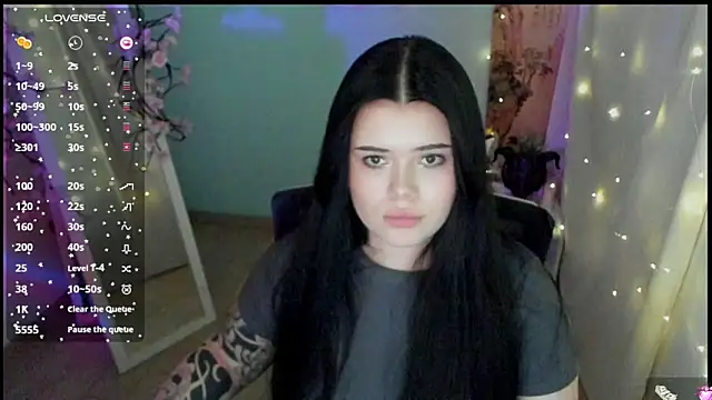 Mona_Esty webcam