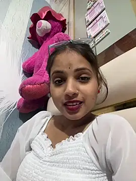 Naina11100 webcam