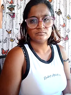 indianstrawberrylips4u webcam