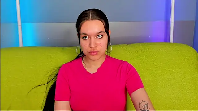 AishaTempt webcam