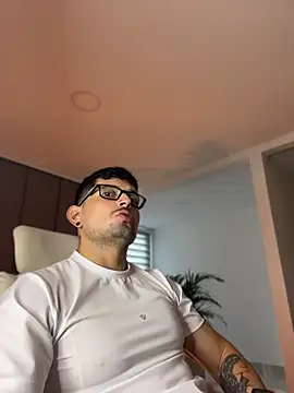 TroyeSavage webcam