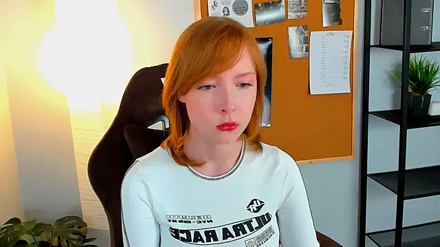 CherryCrushLove live sex cam
