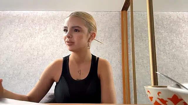 Britney_Calverhends webcam