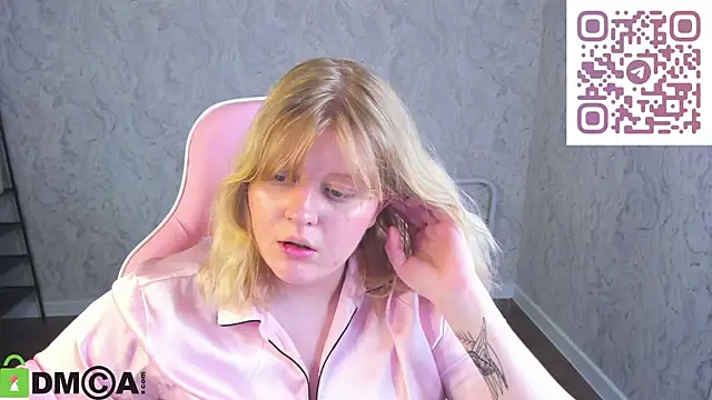 luna_c0ra webcam