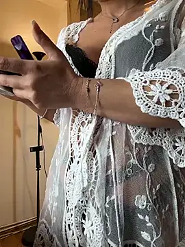 Hotmomcheckk_
