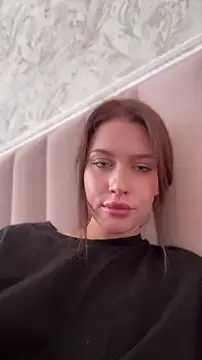 kikiwatson (F young) - Take off bra 😍