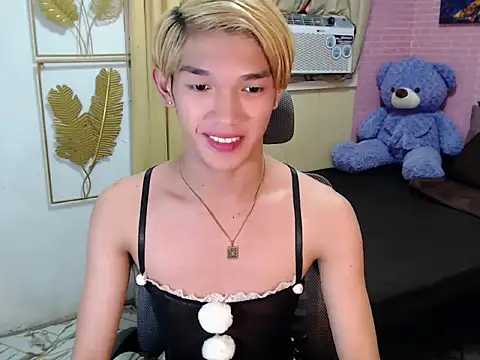 urasian_john18 - Urasian_john18's free webcam - UK Sex Cams