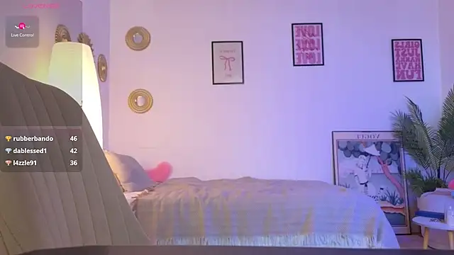 casey_robbinss webcam