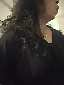 NakedMILFx webcam