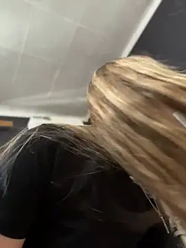 MilaMoone webcam