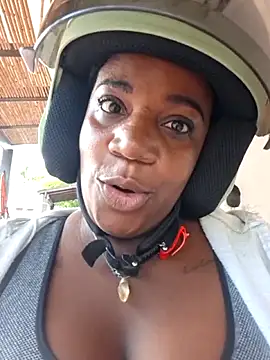 Adrilovechocolate webcam