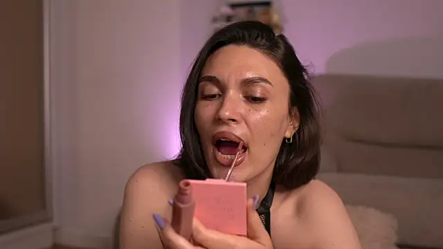 Mona_Lisss webcam