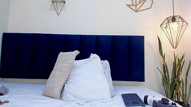 mayaevansmg webcam