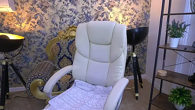 VelvetLuck webcam