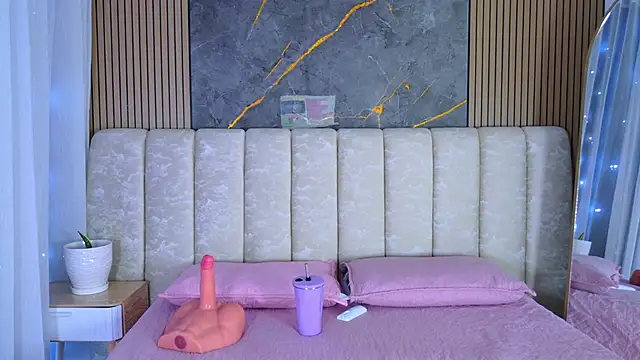 mia_scot webcam