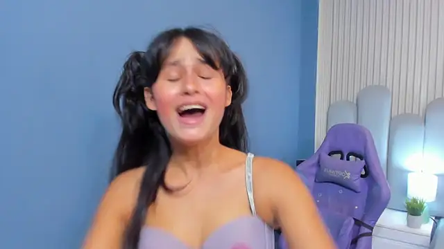 luly_dreams webcam