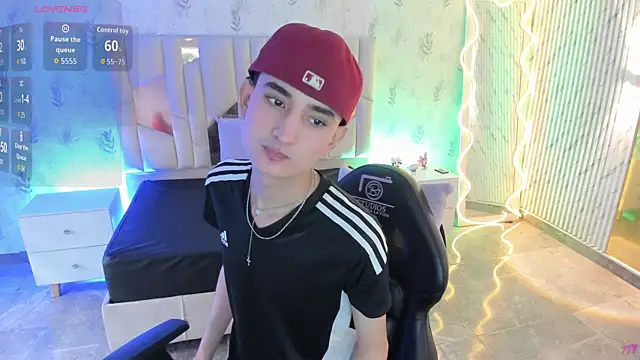 eidan_tay (M twink) - public cum show