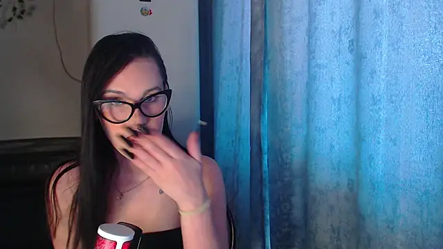 cassie_bae (T teen) - show tits