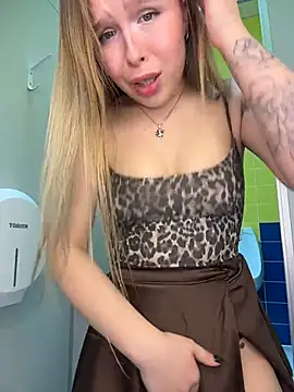 Liza_risky from StripChat is Freechat