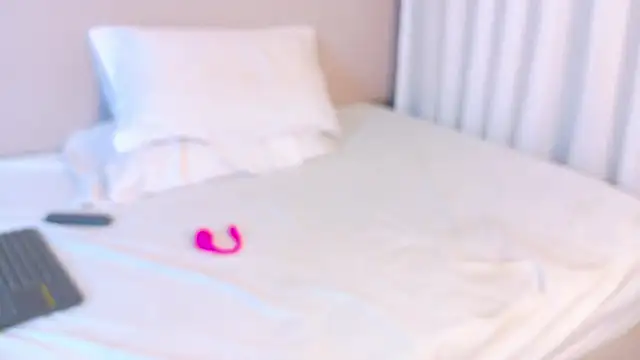 ZoeyPetit webcam