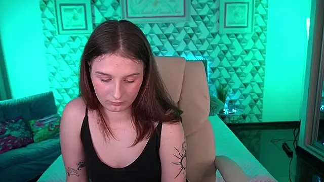 VikVikLove webcam