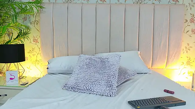 Carrie_GB webcam
